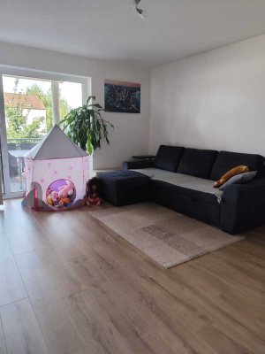 Schöne 2-Zimmer-Wohnung mit Einbauküche und großen SW-Balkon