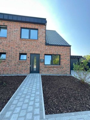 Neubau Doppelhaushälfte 130 m² 6 Zi mit eigenem Garten in Wittorf