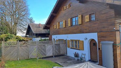 Doppelhaushälfte im Alpenstil mit grandiosem Ausblick
