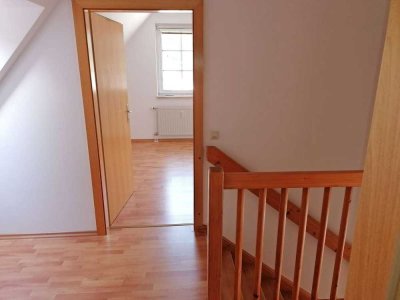 Helle Maisonette-Wohnung mit Balkon und Carport in Bielefeld-Senne