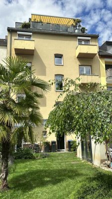 Stilvolle 1-Zimmer-KDB-Wohnung mit Terrasse und EBK für 1 Person in Köln-Gremberg für Nichtraucher