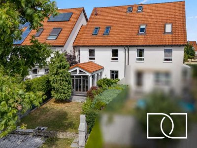 Raumwunder! Lichtdurchflutete Doppelhaushälfte mit Terrasse, Wintergarten & Garage in Toplage