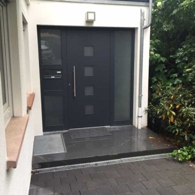 "Wohnbüro" - hell, große Terrasse, stadtnahe und ruhige Lage mit Einbauküche