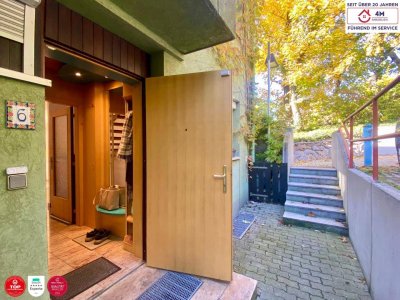 Schönes Eckreihenhaus mit Garten und Garage in Ruhelage