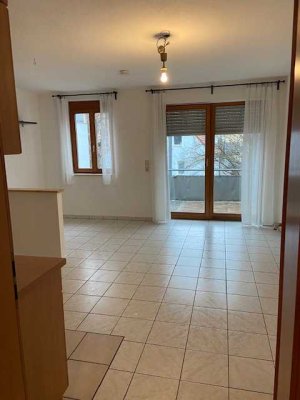 Sonnige 1-Zimmer Wohnung im 2. OG mit Tiefgarage in Augsburg-Pfersee