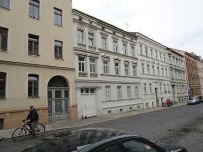Kleine 3 Raum Wohnung mit EBK in Halle (Saale) in TOP Lage ( nicht WG geeignet )