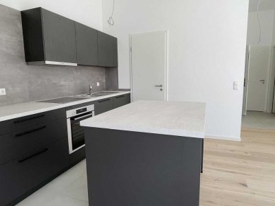 Lebendiges Wohnen: 2-Zimmer-Dachgeschosswohnung in Aschaffenburg-Leider
