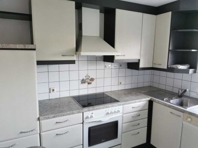 2-Z-Wohnung mit offener Küche und Balkon im Roßdorf