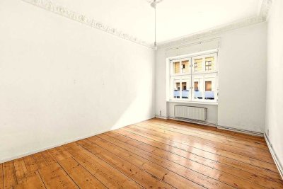 Lichtdurchflutete Altbauwohnung im Erdgeschoss am Chamissoplatz