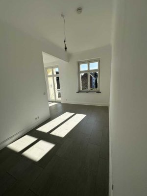 Sanierte 2-Raum-Wohnung mit Balkon in Leverkusen