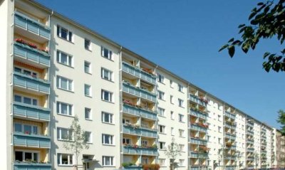 Erstbezug nach Sanierung: nette Nachbarn gesucht für 3-Zimmer-Wohnung mit Balkon in Elbnähe