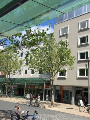 Schöne helle einzugsfertig renovierte 2 ZKB in Bremerhaven, Mitte, Balkon, Fahrstuhl