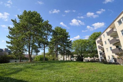 Schön renovierte 4-Zi-Whg mit Balkon im begehrten Aukammgebiet von Wi – parkähnliches Grundstück