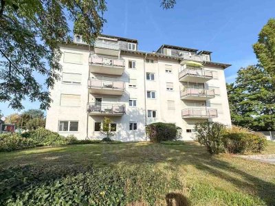 Sonnige 2-Zimmer-Wohnung mit Wintergarten und separater Küche in ruhiger Lage