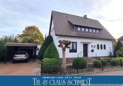 Modernisiertes Wohnhaus mit Garage und Carport in zentraler Lage von Rastede