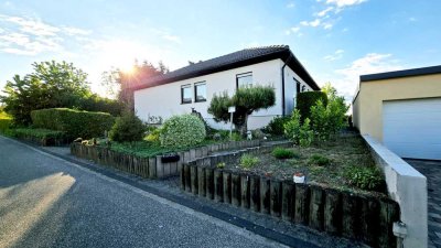 Bungalow mit großem Grundstück und Weitsicht über die Felder +Bauplatz
