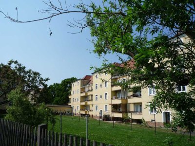 Sanierte 2-Raum-Wohnung im Altbau mit Badewanne und Balkon