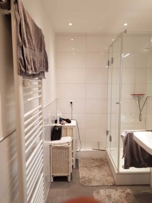 Exklusive, gepflegte 1-Zimmer-Wohnung mit EBK in Ratingen