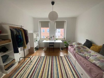 wg zimmer in schoener wohnung mit balkon