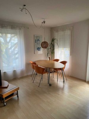 Möblierte helle Wohlfühl-2-Zimmer-Wohnung mit EBK in Wiesbaden