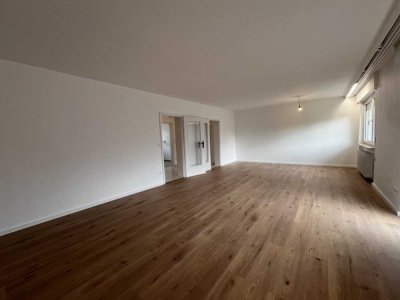 PROVISIONSFREI: TOP-Lage und frisch renoviert - 3-bis 4-Zimmerwohnung im Herzen von Weilimdorf
