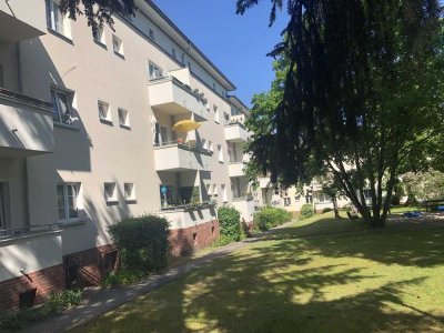 Mit Süd-Balkon, ruhig und grün wohnen