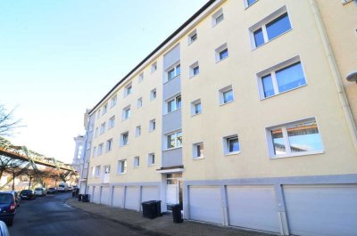 *Highlight !Traumwohnung mit Einbauküche und Dachterrasse+ Garage*