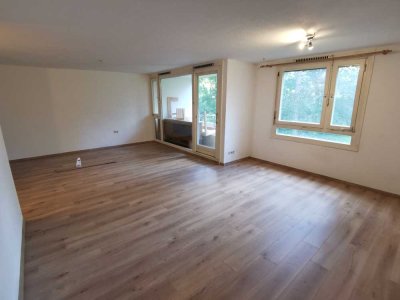 Helles 1-Zimmer City-Apartment mit großer Fensterfront & Balkon in Ulm-Oststadt