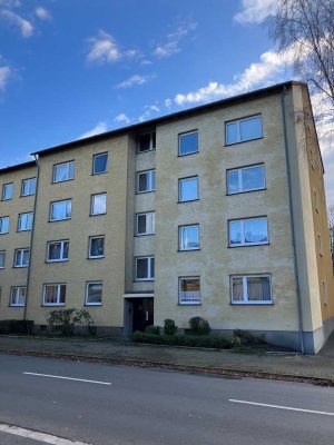 Hier findet jeder seinen Platz: Modernisierte 3,5 Raum Wohnung