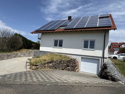 Exklusive 3,5 Zi- EG Whg BJ 2002 mit Terrasse, Garten, EBK, Garage und Stellplatz in Berglen
