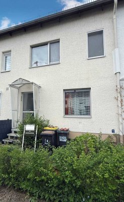 2-3 Personen. Freies 75 qm Reihenmittelhaus in ruhiger Lage. Unterkellert.