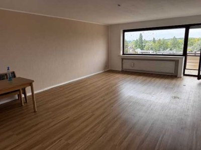 Bezugsfreie Wohnung mit Sonnenbalkon und Garage  im Zentrum Stolberg - Büsbach