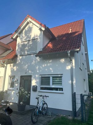 Familienfreundliches Traumhaus mit Garten, Kamin & Keller in  beliebter Toplage Griesheim