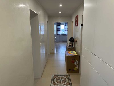 Hochwertig sanierte 3-Zimmerwohnung 84qm teilmöbliert in ruhiger Lage!
