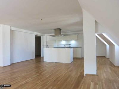 Großzügige und Moderne 4-Zimmer-DG-Wohnung mit gehobener Innenausstattung in Landshuter Altstadt