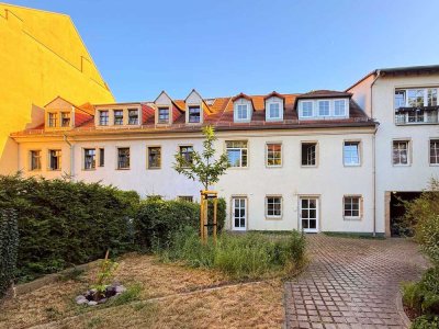 +Seltene Gelegenheit in der Dresdner Neustadt: Bezugsfreie 2-Zimmer-Wohnung im +