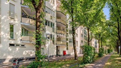 Frisch teilsaniert & renditestark – stilvolle 4-Zimmer-Wohnung mit Balkon, zwei Bädern & TG (zzgl.)