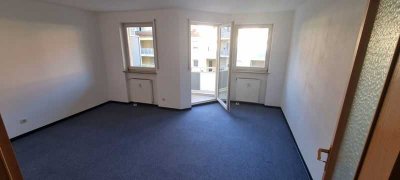 Geschmackvolle Wohnung mit einem Zimmer sowie Balkon und Einbauküche in Nürnberg