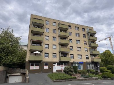 Bequeme Stadtwohnung mit Aufzug, Balkon und TG-Platz