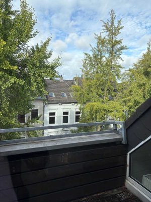 Helle Dachgeschosswohnung mit kleiner Dachterrasse