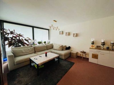 Schöne 3,5-Zimmer-Wohnung mit Balkon, Garage und  großzügigem Außenbereich sowie Rundumservice