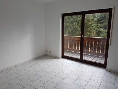 Ansprechende und gepflegte 3-Zimmer-Wohnung mit Balkon und EBK in Leonberg