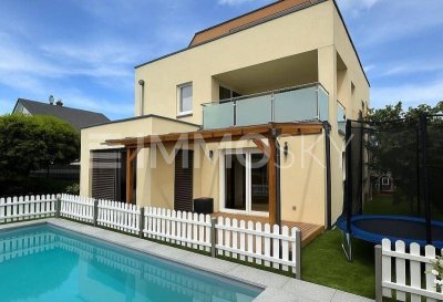 Hochwertig, Neuwertig, Zauberhaft- Gartenglück mit Pool