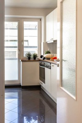 Hochparterre mit Vorgarten: City-Wohnung in gepflegtem Haus - in exklusiver Lage