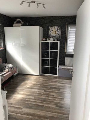Exklusive 3-Zimmer-Wohnung mit Balkon und Einbauküche in Mörfelden-Walldorf