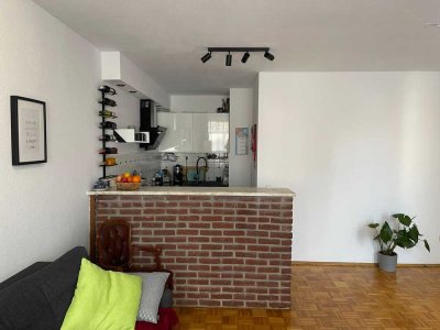 REDUZIERT Helle 2-Zimmer-Wohnung mit Loggia in Neuss-Norf