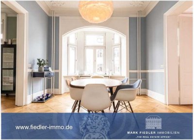 Modernes Stadtleben im stilvollen Altbau – 5 Zimmer mit Balkon!