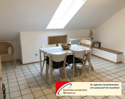 Neufinsing: Großzügige 2-Zimmer Dachgeschoßwohung mit Wohnküche - Immobilienbüro SEIBOLD