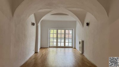 Einzeldenkmal – Stadtzentrum – 3 Zimmer, Küche, Bad, Balkon