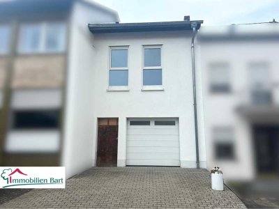 GROSSE GARAGE + APPARTMENT IM ROHBAU